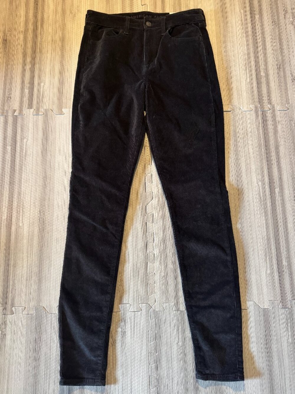 NWT American Eagle Outfitters AEO Black Corduroy Hi-Rise Stretch Jeggings
